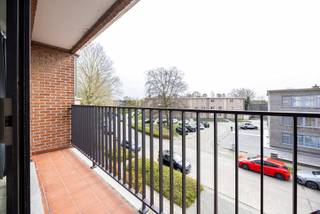 Bent u op zoek naar een 2-slaapkamer appartement (79m²) met 2 terrassen en garagebox? Of ben u op zoek naar een ideale investering voor verhuur?...