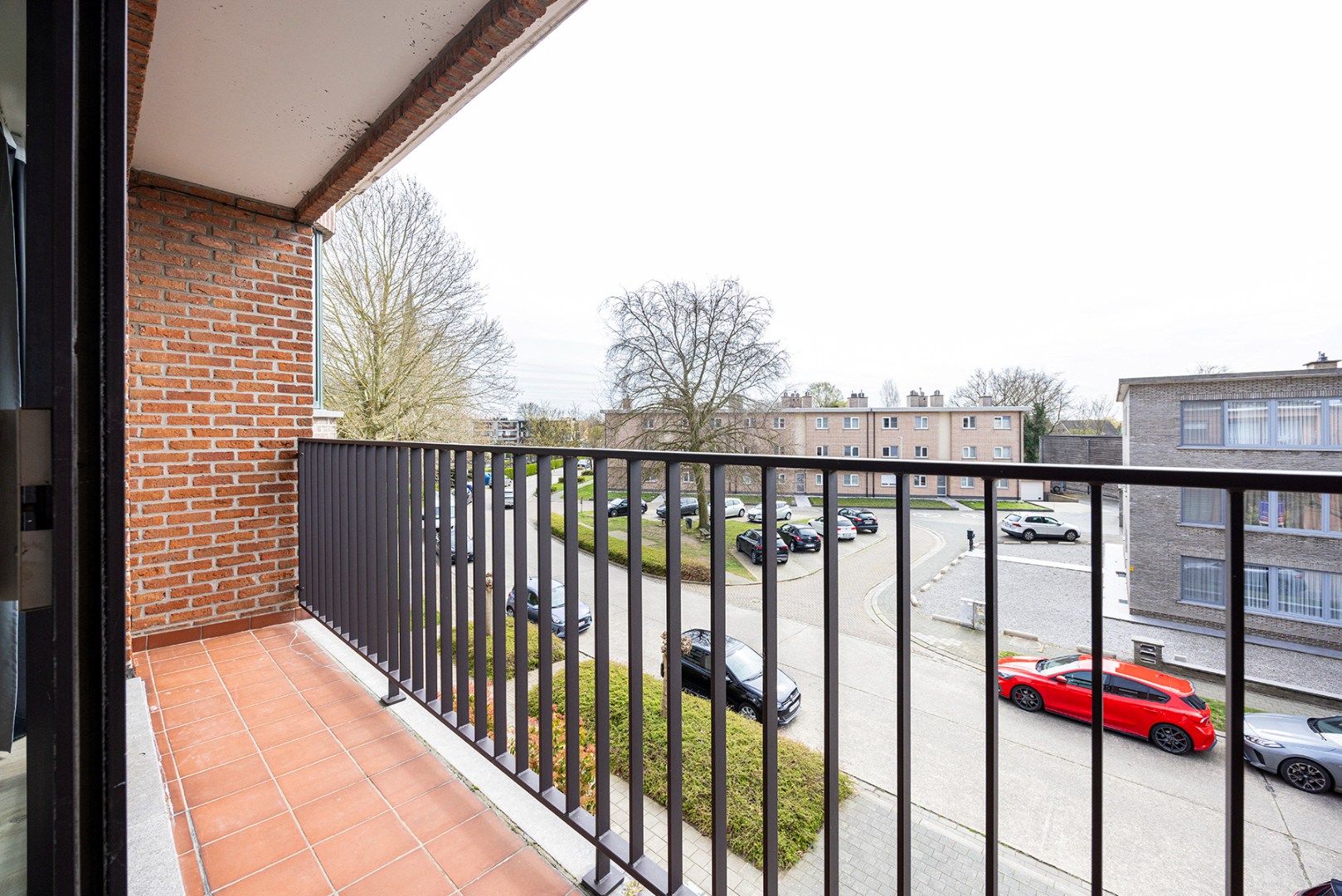 Instapklaar 2-slaapkamer appartement met 2 terrassen en garagebox! - foto 3