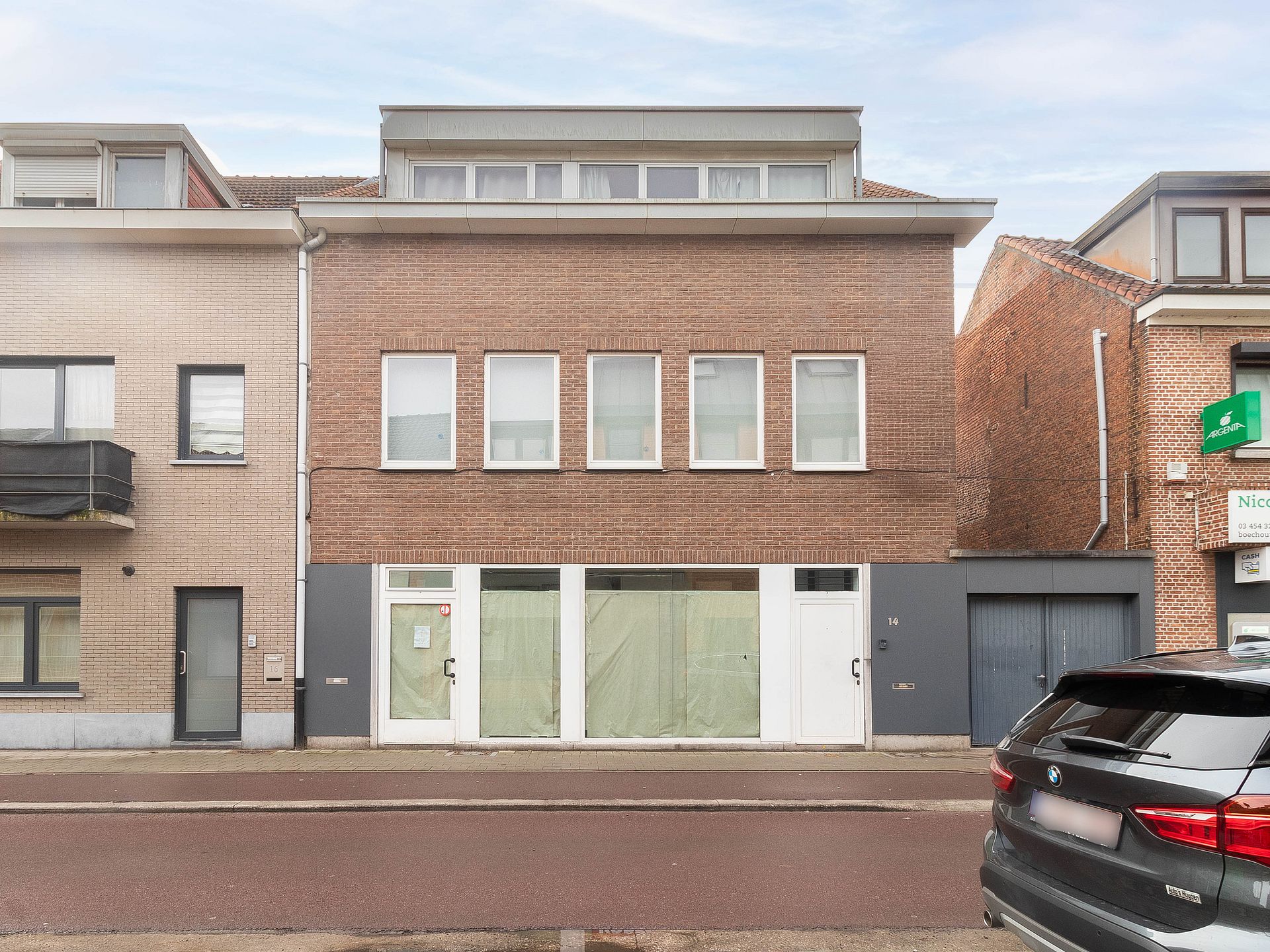 Handelshuis met ruim duplexappartement - foto 1