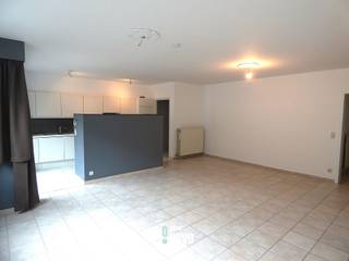 Charmant appartement met 1 slaapkamer en garage in Baasrode  Welkom in dit knusse en goed onderhouden appartement, ideaal gelegen in een rustige...