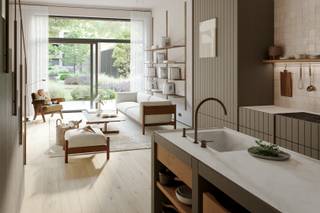 Deze ruime maisonnette van 137 m² beschikt over een doorzon eet- en leefruimte én twee terrassen. De inkomhal heeft een vestiairehoek en gastentoilet. De doorzon leefruimte heeft een eethoek, een open keuken met kookeiland, een praktische berging onder de trap en een ruime , lichtrijke zithoek, allen met extra hoge plafonds van liefst 351cm. Op de verdieping bevinden zich 3 slaapkamers, waarvan één met en-suite badkamer. Verder is er een toilet, een berging en een tweede badkamer.<br /><br />Met +7.700 m² nieuw parkgebied biedt O’Vert een thuis voor jong en oud met een gevarieerd aanbod van appartementen.<br /><br />Dankzij de nieuwe Verapazbrug werd de stadsring R40 verlegd via de Afrikalaan. Dok Noord krijgt hierdoor een autoluwe kade met éénrichtingsverkeer, een tram en heel veel bijkomend groen. <br /><br />O'Vert krijgt een aansluiting op het Gentse warmtenet, fotovoltaïsche panelen en geavanceerde ventilatiesystemen. Ondergrondse parkeervoorzieningen bieden een droge en veilige toegang tot uw nieuwe thuis temidden het groen. De combinatie van een topligging, hoogwaardige architectuur en duurzame technieken maakt O'Vert bijzonder aantrekkelijk voor zowel eigenaars-bewoners als investeerders.<br /><br />Verlaagd BTW-tarief van 6% mogelijk op de volledige constructiewaarde, nu ook voor investeerders.<br /><br />Het volledige aanbod van O'Vert vind je enkel bij Landbergh in het kantoor in Gent, steeds welkom voor een persoonlijke, vrijblijvende afspraak.