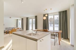 Sibomat bouwde 9 luxe vakantiewoningen instap-klaar in het prachtige Landal vakantiepark Mooi Zutendaal, waarvan al 6 verkocht.<br />Investeren in een vakantiewoning met vaste huurinkomensten tussen €1.553 en €1.626 per maand kan dus onmiddelijk. Daarnaast kan u zelf tot 3 weken per jaar van deze luxe vakantiewoning genieten.<br /><br />Er resten nog 3 vakantiewoning, type Narvik, telkens met 3 grote slaapkamers geschikt voor 6 personen. Alle vakantiewoningen hebben een welnessruimte met aparte douche en een infra-roodcabine. <br /><br />De woningen zijn voorzien met duurzame materialen en de moderne uitrusting zoals een warmtepomp, vloerverwarming en koeling zorgen voor het hele jaar door voor comfort.<br /><br />Vakantiepark beheerder Landal staat in voor de verhuur van de woningen, het onderhoud, het beheer van de inboedel en andere ondersteuning.  Het Landal Mooi Zutendaal park heeft een hoge bezettingsgraad van 78%.  Kortom, een zorgeloze investering.<br /><br />Bent u benieuwd ? Neem dan zeker contact met ons op 09 388 71 95 of via info@sibomat.be.