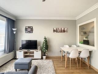 <p>2-bedroom flat in the centre of Leuven!</p><p>The apartment can be rented furnished or unfurnished.<br /><br />This flat is located on the fourth floor, has been completely renovated and is very bright.<br />The apartment consists of an entrance hall with cloakroom, adjoining the living room and kitchen. The kitchen is equipped with a hob, oven, fridge with freezer compartment and storage space. The bathroom has also been renovated and is equipped with a washbasin and walk-in shower. <br /><br />The apartment also has two bedrooms. A big plus is the spacious and sunny terrace. Finally, there is also a private basement storage room.<br /><br />The rent is 1150euros per month + 100 euros provision for communal costs.<br />Consumption is individual.<br /><br />Availability: 01/04/2026.<br /><br />Interested? Schedule your visit quickly via our website www.living-stone.be.</p>