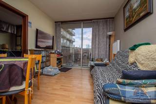 Dit aangename 1-slaapkamerappartement, gelegen aan de zuidkant van het gebouw, geniet van een mooie natuurlijke lichtinval en een warme, zonnige...