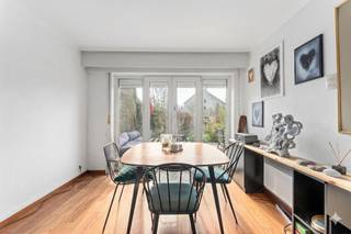 Te koop: instapklaar appartement in Middelkerke, centraal gelegen op een vlotte afstand van winkels, openbaar vervoer en de Zeedijk.Dit appartement...