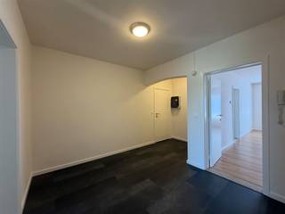 Wij bieden u dit ruime vernieuwde appartement (94m²). Het lichtrijke appartement is gelegen op de tweede verdieping van een kleinschalig...