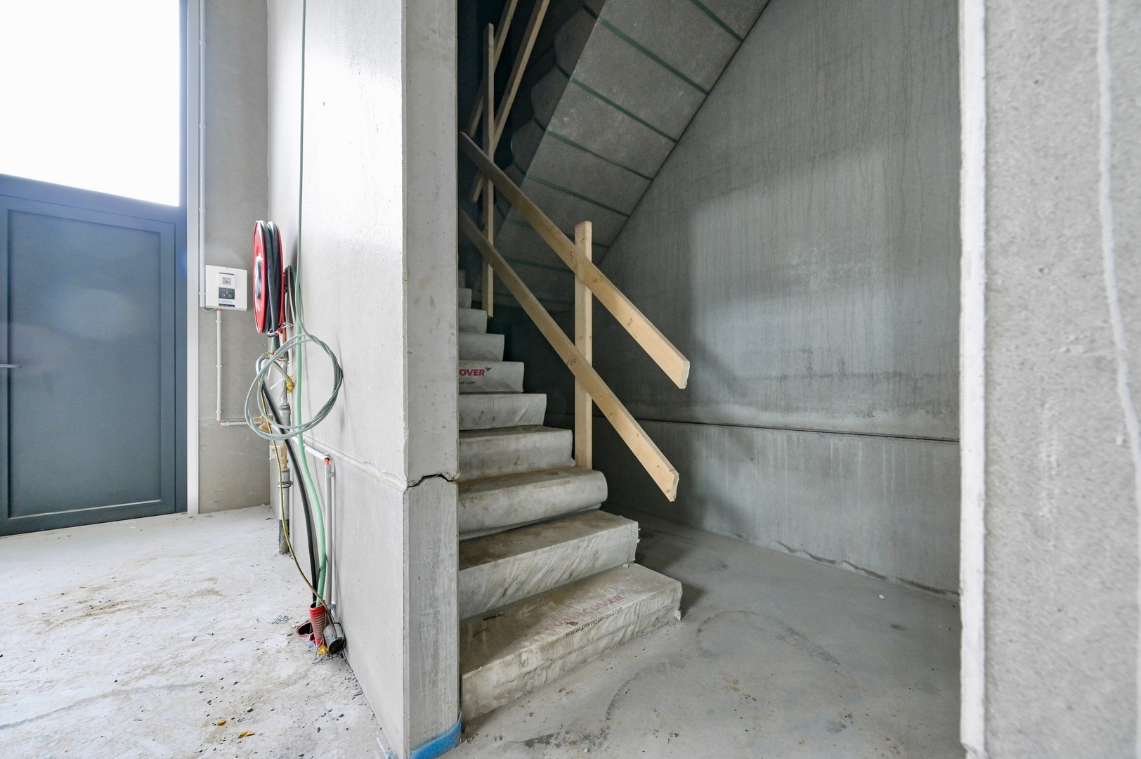 Casco KMO-unit met kantoor, autostaanplaats op toplocatie - foto 4