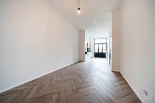 We Invest a le plaisir de vous présenter ce charmant appartement clé en main de ±70m², situé sur la Rue de Rotterdam, à l'arrière du site...