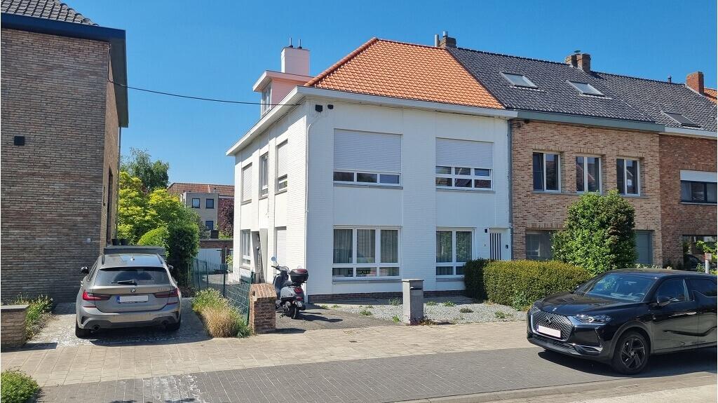 Gelijkvloers appartement met Terras en Garage te koop in Brugge - foto 1