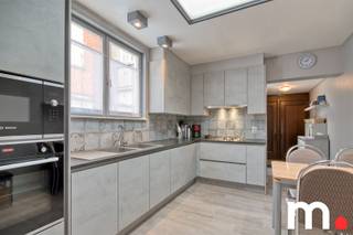 Ruime, centraal gelegen woning met zuidgerichte tuin en extra werkplekOntdek deze ruime en goed onderhouden woning, ideaal gelegen op een centrale...