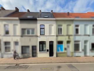 1ste bezoekdag zaterdag 28 maart! Inschrijven kan via www.nobels.be onder referentienummer 4331249.VOLLEDIG GERENOVEERDE STADSWONING (2024) gelegen...