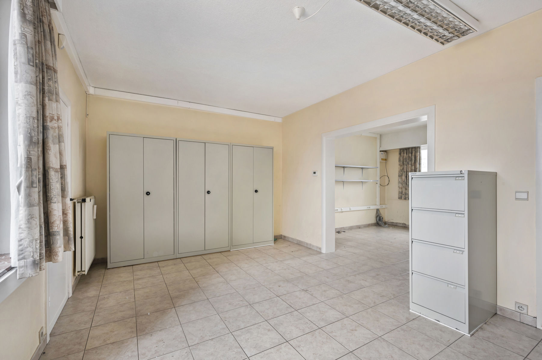 Dubbele woning met dubbele garage en tuin - foto 3