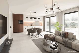 Moderne vrijstaande BEN woning in Mol Achterbos.<br /><br />De woning is gelegen in een rustige groene buurt op slechts 1,5 km van het treinstation en het centrum van Mol en op 4 km van de Europese school.<br />Het terras is zuid-west georiënteerd zodat u van 's middags tot 's avonds kan profiteren van de zon.<br /><br />Deze instapklare nieuwbouwwoning werd gebouwd volgens de BEN normen en is voorzien van een warmtepomp en zonnepanelen. <br /><br />De woning bevat op het gelijkvloers een inkomhal met een vestiairekast, een gastentoilet, een ruime leefruimte, een handige wasplaats/berging die voorzien is van ingemaakte kasten en een volledig geïnstalleerde keuken. Door de grote raampartijen aan de achterzijde van de woning geniet u van veel natuurlijk lichtinval.<br />Op de eerste verdieping zijn er 3 ruime slaapkamers, een apart toilet en een badkamer met badmeubel en inloopdouche.<br /><br />Rechts van de woning is er een carport met ledverlichting.<br /><br />Tussen de twee woningen is een afscheiding geplaatst. En in de tuin ligt een tuinhuis voor uw tuingerief en fietsen.