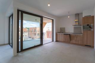 Gelegen pal in het centrum van Zonhoven, in de prachtige Residentie De Kwint, vind je dit energiezuinige nieuwbouwappartement van ca. 55 m² op...