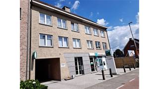 Een centraal gelegen opbrengsteigendom in het centrum van Sint-Antonius bestaande op het gelijkvloers uit een handelsruimte, op de eerste en...