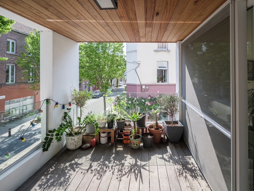 Hoekwoning met aangenaam volumespel, 3 slaapkamers, aparte fietsenberging en twee zongerichte terrassen, gelegen in de omgeving van Portus Ganda. - foto 5