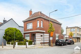 [[ DIT PAND NEEMT DEEL AAN DE ERA OPEN HUIZEN DAG OP 14/3 VAN 11:00 TOT 12:00 ]]Ben je op zoek naar een charmante woning met drie slaapkamers,...