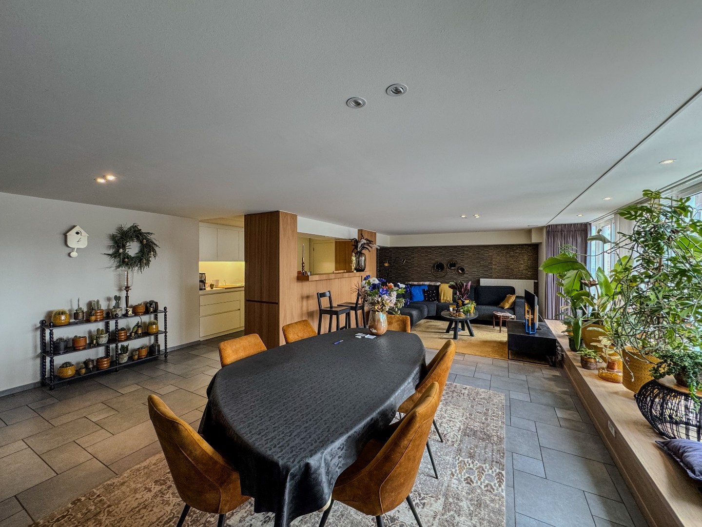 Zeer ruim appartement met 3 slaapkamers, 3 badkamers en gigantisch terras. - foto 4