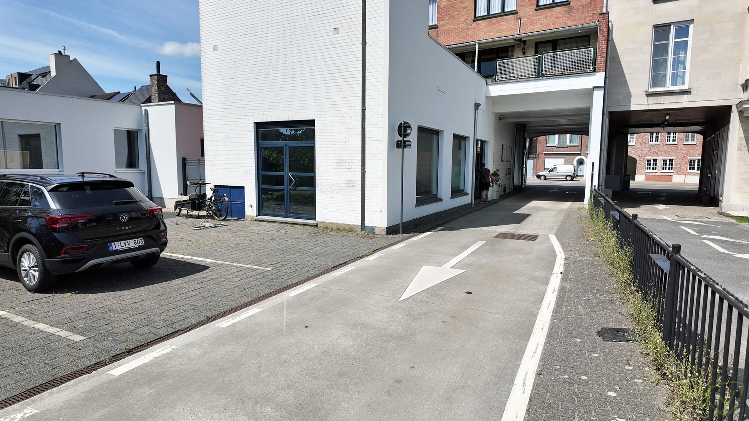 Gunstig gelegen handelsruimte tekoop in het centrum van Eeklo! - foto 3