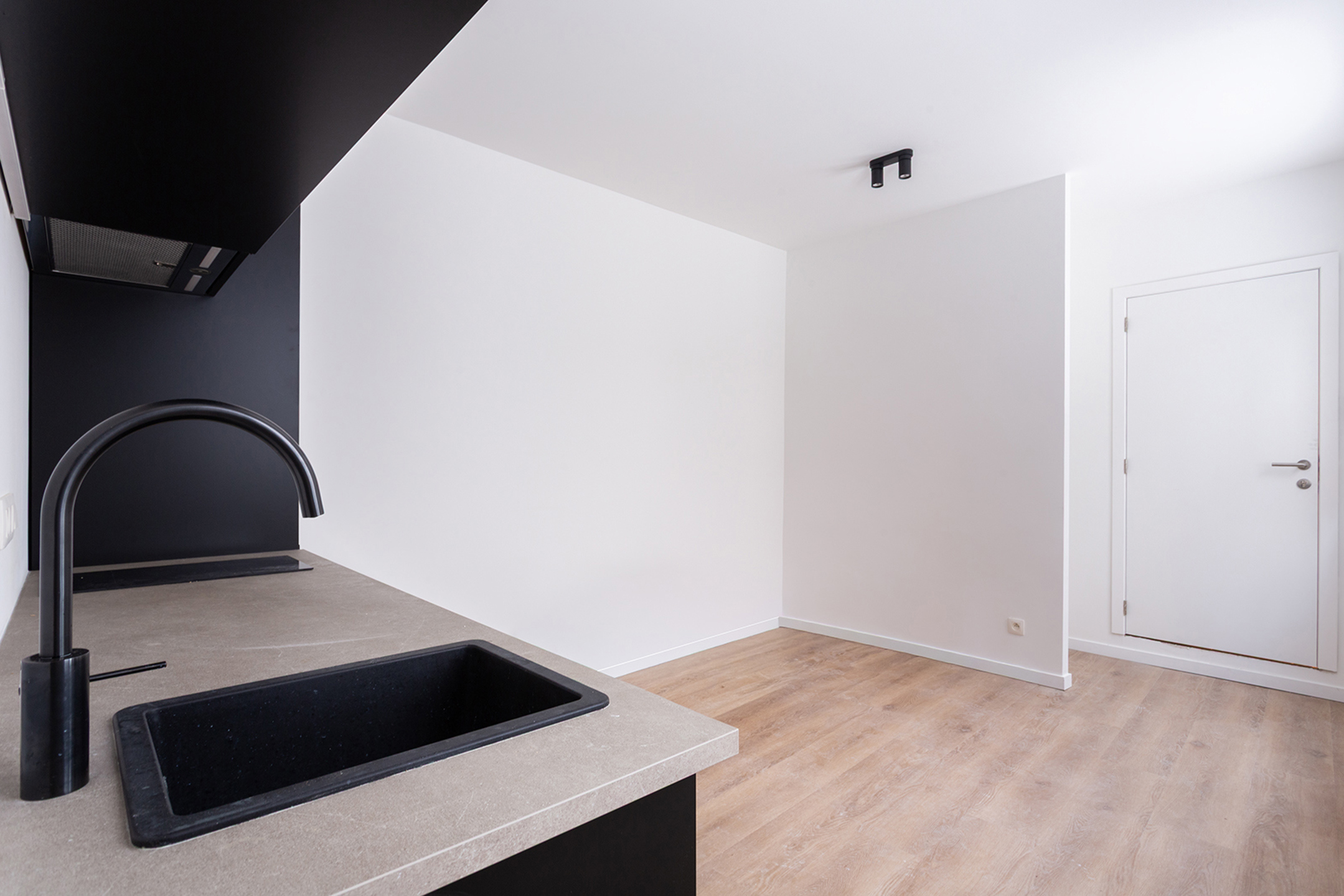 Gerenoveerde opbrengsteigendom met 4 vergunde studio's - foto 5