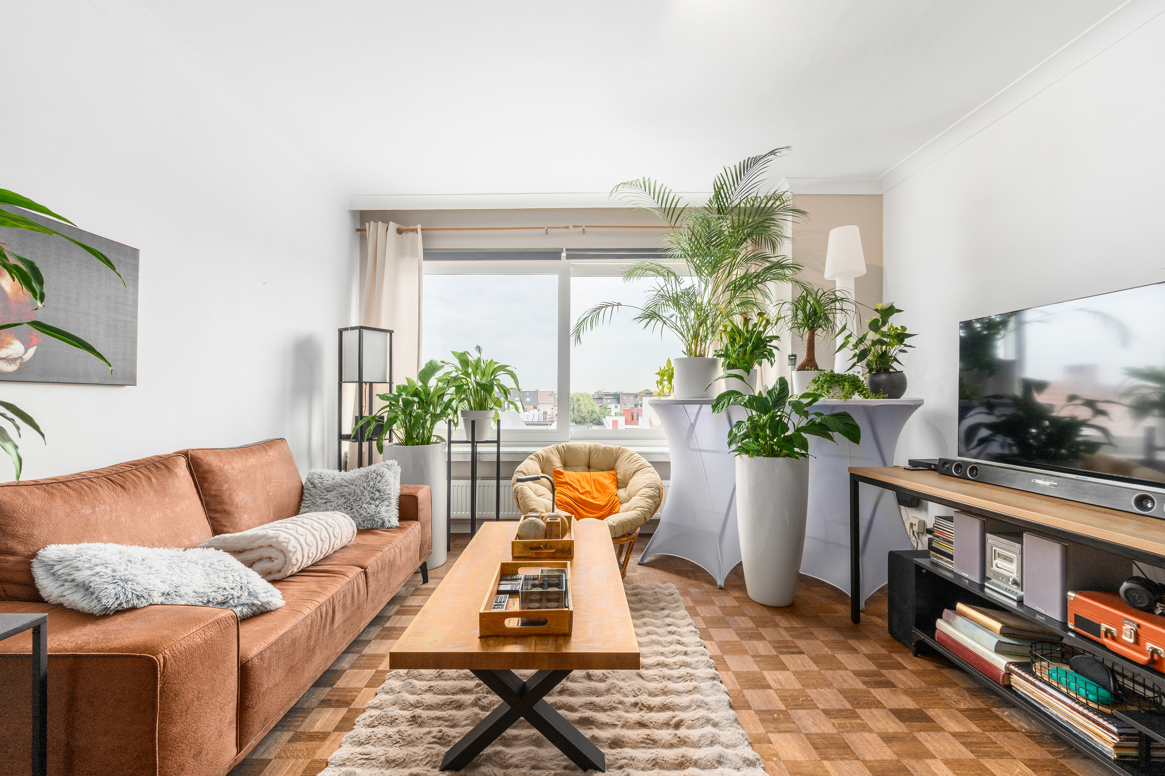 Gerenoveerd 2-slaapkamerappartement mét autostaanplaats - foto 3