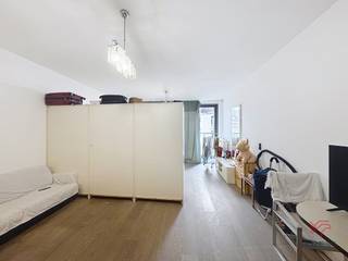 <strong>UCCLE: In de wijk Fort-Jaco en dicht bij alle voorzieningen, appartement met 1 slaapkamer van +/-79m² in een recent gebouw.</strong><br /><br /><span>Op de 2e verdieping met lift:</span><br /><br /><br />- Inkomhal<br />- Woonkamer +/-35m²<br />- Terras van +/- 5 m² op het oosten<br />- Ingerichte keuken (oven, kookplaten, afzuigkap, koelkast, diepvriezer en vaatwasser)<br />- Wasruimte<br />- WC<br />- Slaapkamer van +/- 12 m² met aangrenzende badkamer<br /><br />Kelder n°2<br /><br />Parkeerplaatsen beschikbaar voor 100€/maand extra, niet verplicht.<br /><br />Kosten: voorzieningen van 100€/maand, inclusief gemeenschappelijke ruimtes en koud water.<br /><br />EPC C+<br /><br />Beschikbaar op 01/01/2026.
