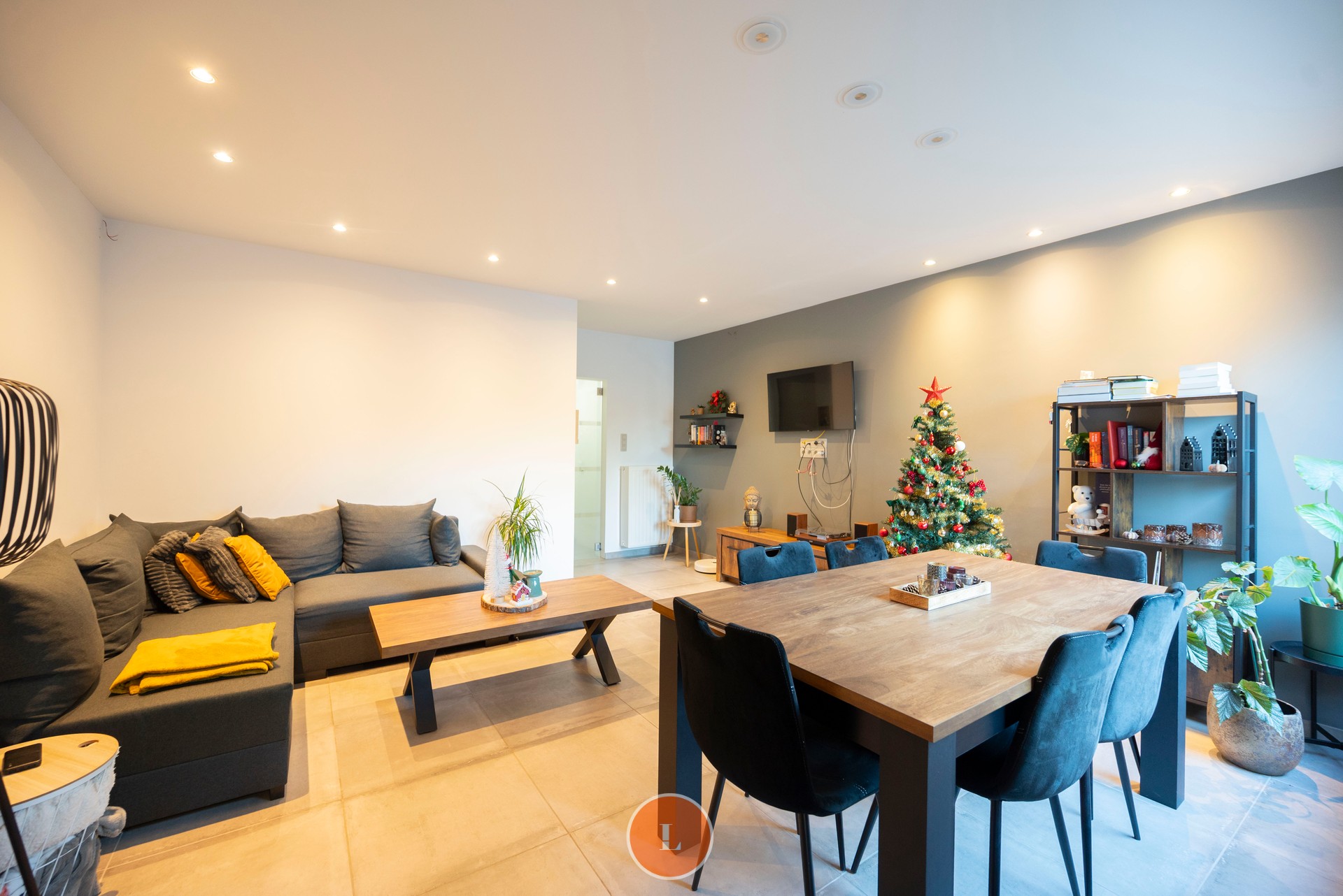 Instapklare gezinswoning met garage en tuin in Wevelgem. - foto 3