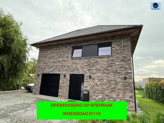 <p><span>OPENHUISDAG OP AFSPRAAK WOENSDAG 7/10</span></p><p><span> </span></p><p><span>LUXUEUZE RECENTE WONING MET 3 SLAAPKAMERS, GARAGE EN TUIN</span></p><p><span>Richtprijs 549.000 euro</span></p><p><span> </span></p><p><span> </span></p><p><span>Deze woning is gelegen in het landelijke bever, op een boogscheut van de belangrijke</span></p><p><span>invalswegen, winkels en scholen.</span></p><p><span> </span></p><p><span>De woning is als volgt ingedeeld:</span></p><p><span>Op het gelijkvloers treft u een inkomhal met toilet, de ruime en lichtrijke living, de hyper geïnstalleerde keuken en eetplaats met zicht op de tuin.</span></p><p><span>Verder treft u nog de ruime garage.</span></p><p><span> </span></p><p><span>Via de zweeftrap komt u terecht op de eerste verdieping, hier vindt u 1 ruime slaapkamer met</span></p><p><span>dressing, een toilet, badkamer met een vrijstaand bad, dubbele lavabo en inloopdouche.</span></p><p><span>Verder treft u nog een 2de slaapkamer.</span></p><p><span> </span></p><p><span>Op de 2de verdieping vindt u de 3de slaapkamer en een zolderruimte die nog dienst kan doen</span></p><p><span>voor een 4de slaapkamer of stockageruimte.</span></p><p><span> </span></p><p><span>De woning is voorzien van vloerverwarming op warmtepomp en beschikt over dubbele</span></p><p><span>beglazing in aluminium.</span></p><p><span> </span></p><p><span>TROEVEN:</span></p><p><span>- EPC A => Heel energiezuinig !!</span></p><p><span>- 10 zonnepanelen aanwezig</span></p><p><span>- domotica systeem</span></p><p><span>- kwalitatieve afwerking !!</span></p><p><span>- elektrische rolluiken aanwezig</span></p><p><span> </span></p><p><span>Vooraan en op de zijkant van de woning is er een ruime oprit aanwezig</span></p><p><span>Achteraan de woning is er nog een leuke tuintje.</span></p><p><span> </span></p><p><span>Voor info of bezoek bel Louis op 0472/29.25.04 of stuur een mail naar louis@svena.be</span></p><p><span> </span></p><p><span>Stedenbouwkundig uittreksel/inlichtingen in aanvraag!!</span></p><p><span> </span></p><p><span>Deze gegevens zijn louter informatief en wij kunnen niet aansprakelijk gesteld worden voor eventuele onjuistheden.</span></p><p><span>De bewoonbare oppervlakte is slechts indicatief.</span></p><p><span> </span></p>