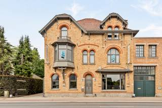 Maison de maître pleine de charme (établissement horeca) avec logement privé, idéalement située entre le centre de Waregem et LeieIdéale pour...