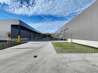 Nieuwe KMO-unit met een oppervlakte van 412 m². De nieuwe KMO-ontwikkeling 'PORTIS' bestaat uit 49 KMO-units met oppervlaktes tussen 164 m² en...