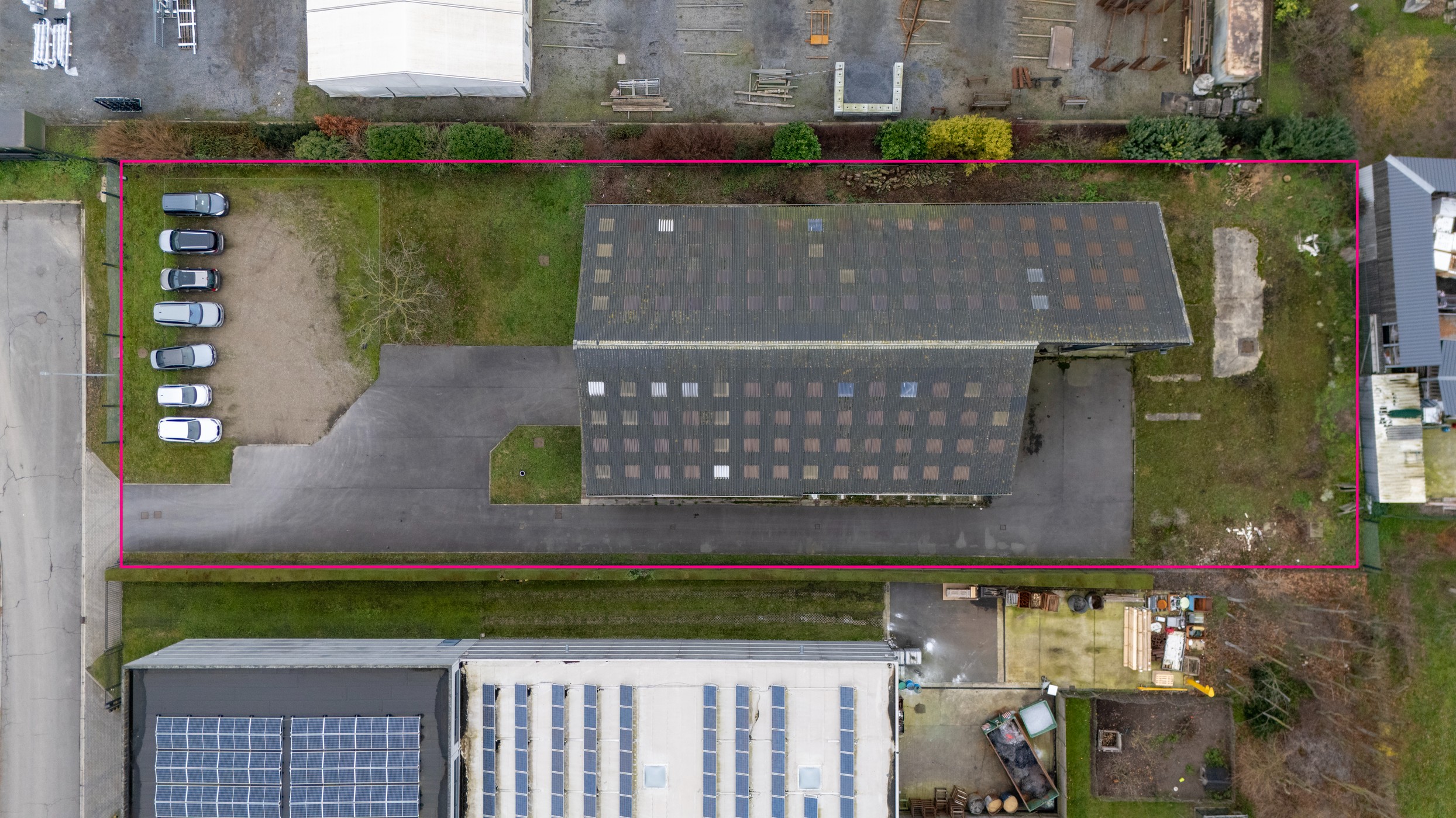 Te koop: Magazijn van 600 m² op perceel van 2.744 m² te Eeklo - foto 1