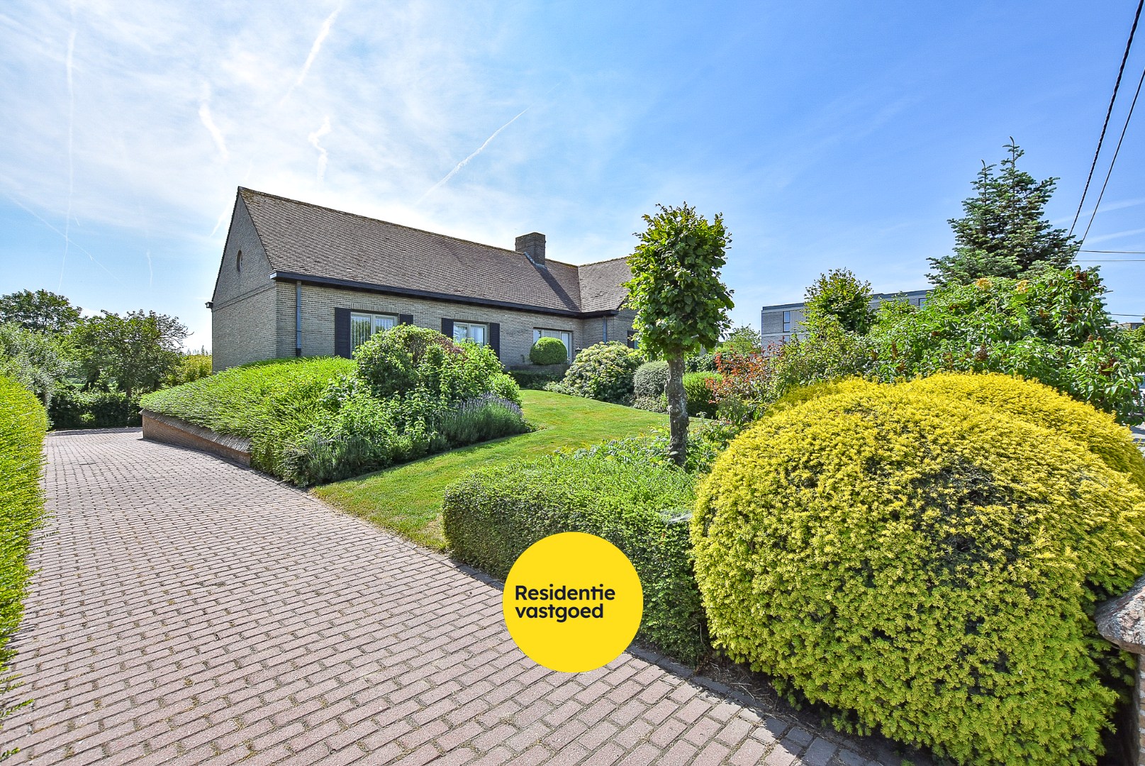 Ruime alleenstaande woning met grote tuin nabij centrum Diksmuide op 1681 m². - foto 1