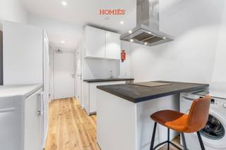 Appartement 0101 bevindt zich aan de rustige achterzijde van het gebouw en is bijzonder praktisch ingedeeld. Bij binnenkomst treft u een...