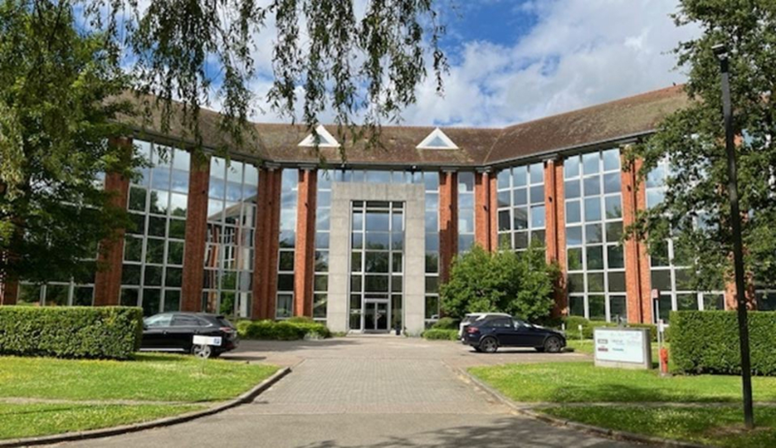 Commercial for rent in Waterloo - photo 1