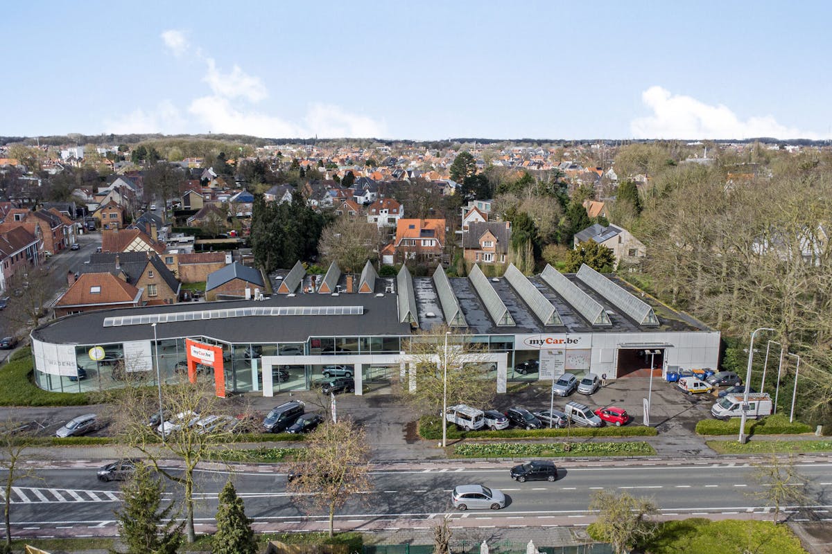 Uniek commercieel huurpand op dé invalsweg van Brugge. - foto 1