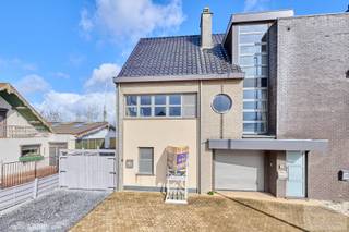 Ruim gelijkvloers appartement met 3 slaapkamers, terras en tuin – Lutlommel 259, LommelOp een rustige en vlot bereikbare locatie in Lommel bevindt...