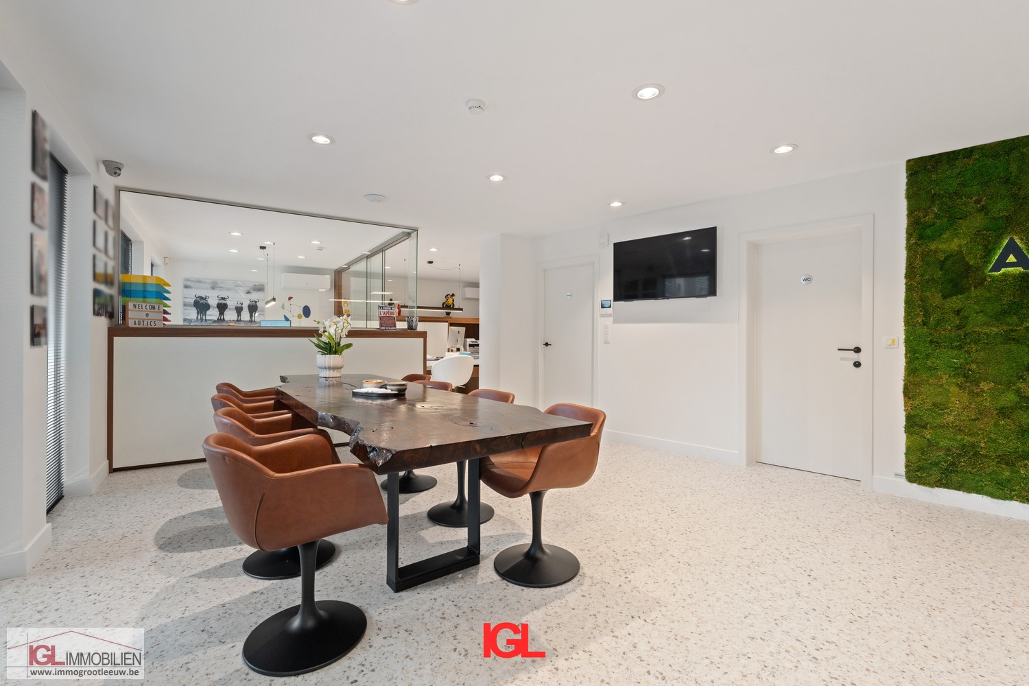 Immeuble commercial à vendre dans une localité AA - photo 4