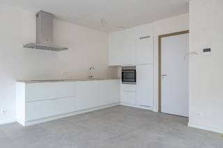Het appartement is oplevering klaar.De constructiewaarde kan aangekocht worden aan 6% BTW.In het rustige en landelijke Sint-Amands wordt de...