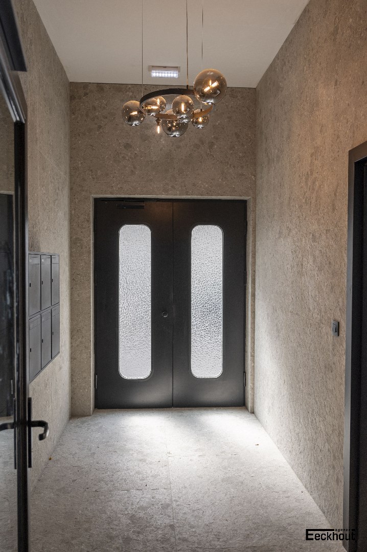 Instapklaar handelspand in de klassevolle vernieuwbouw 'Residentie Derycker'. - foto 5