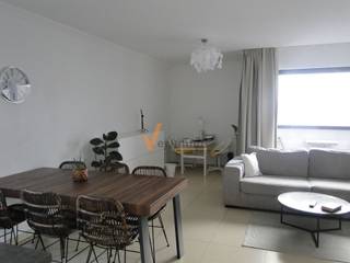 MODERN APPARTEMENT MET LIFT. Dit aantrekkelijke appartement van 85 m² bevindt zich in het hart van Schoten en biedt een uitstekende combinatie van...