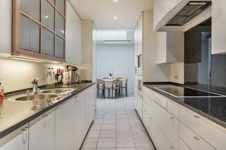 Propriété unique à vendre : maison avec espace commercialSitué dans un emplacement central à proximité des écoles, des commerces et des transports...