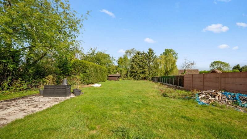 Villa van 265m² op 15 are met kantoor-praktijkruimte van 25m² en 3 slaapkamers - foto 3