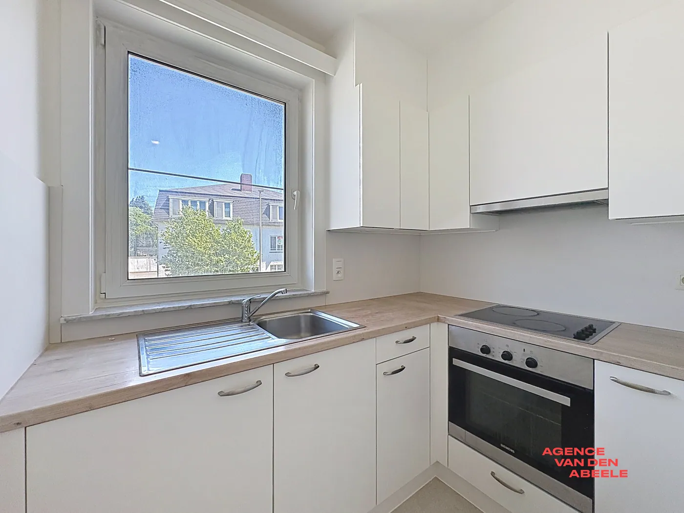 Volledig gerenoveerd appartement met garage - foto 5