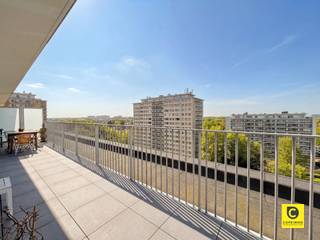 Dakappartement met een top terras en een panoramisch zicht!Dit 1 slaapkamer appartement bevindt zich op de 10de verdieping en geniet van een...