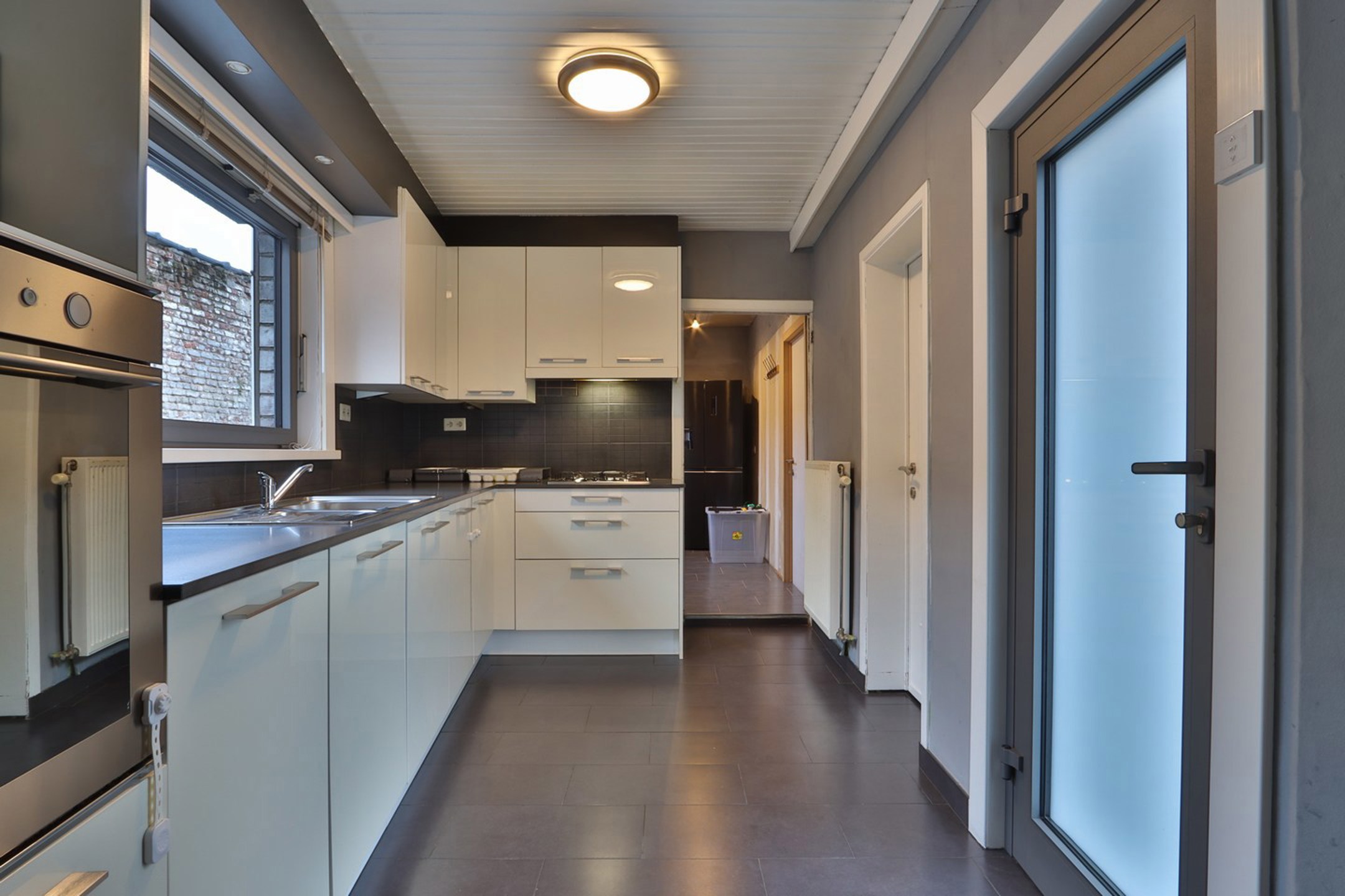 Charmante gezinswoning met garage op toplocatie in Burcht - foto 3