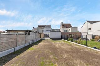Voor meer info of een bezoek, bel 054 69 39 37 - Op een aantrekkelijke locatie te Haaltert bevindt zich deze volledig gerenoveerde woning...