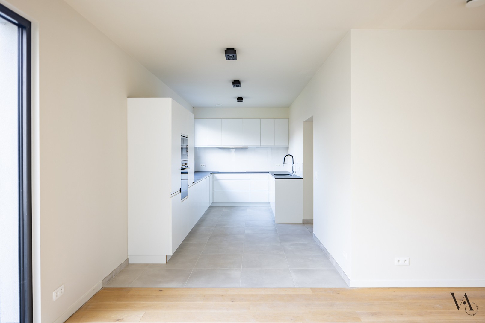 Recente en ruime vernieuwbouwwoning met bijgebouw in Korbeek-Lo - foto 3