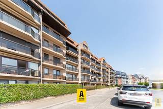 Ruim en zonnig appartement gelegen in een rustige straat vlak aan zee en op wandelstand van de winkels en het openbaar vervoer. Verzorgde en...