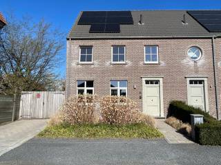 Deze verzorgde woning is gelegen in Minderhout, in een rustige woonomgeving met een vlotte verbinding naar het centrum en omliggende gemeenten. U...