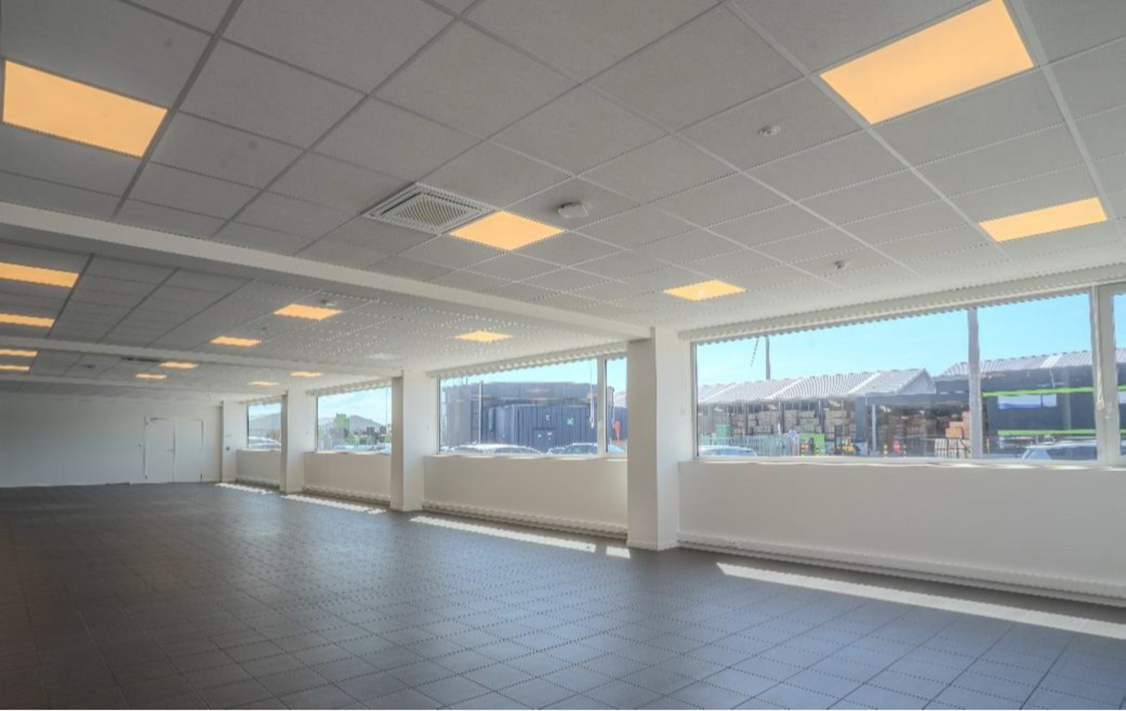 Kantoor glvl links 351 m² te huur - foto 4